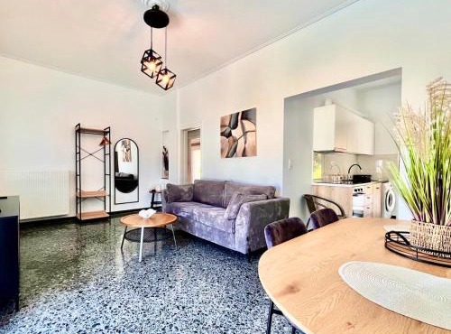 Spacious House with Large Backyard in Loutraki