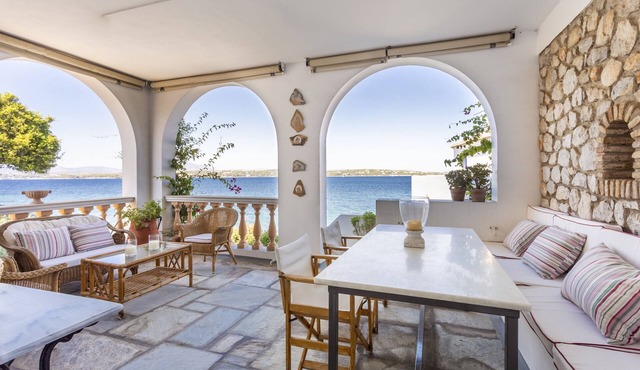 Spetses, traditional villa on the waterfront - beach in Spetses