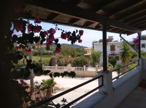 Spiti Mitsis in Arillas