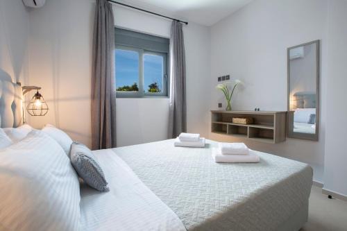 Staianna Suites-Elegante Suite Mouria in Marantochori
