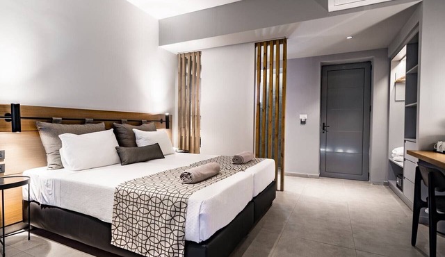 Standard Double Room – Inland View