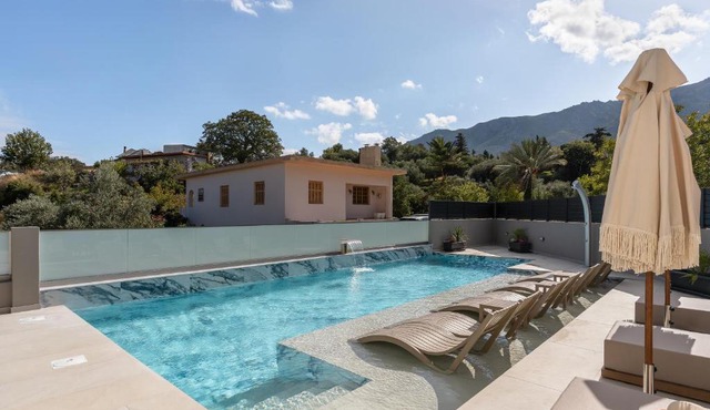 Stone Heaven Luxury Villa with Private Heated Pool in Kournás