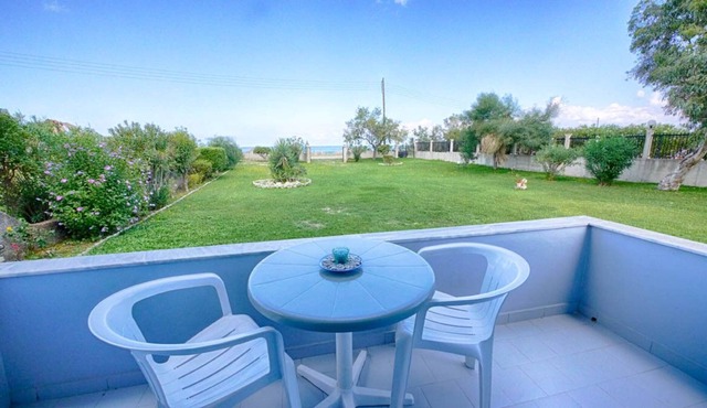 Studio 30m vom Strand mit Meerblick in Almyros in Corfu
