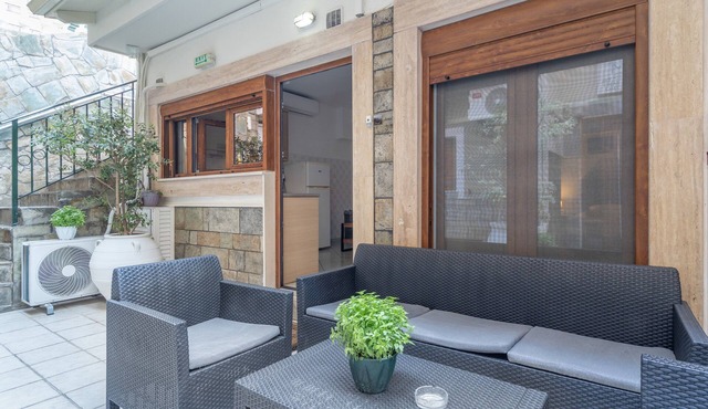 Studio 'Ainos' with Private Terrace, Wi-Fi and Air Conditioning in Argostoli