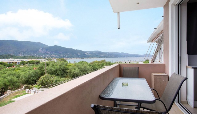 Studio Apartment 'Villa Dionysia 9' with Shared Pool, Wi-Fi and Air Conditioning in Zakynthos