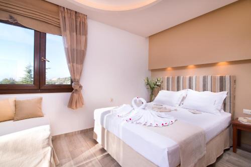 Studios Apartments Irini Patira in Potos