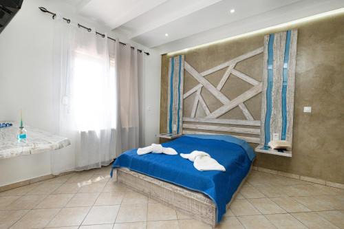 Studios River - Potos Escape with Pool and Views in Potos
