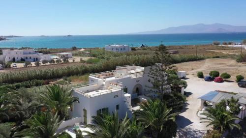 Studios Vrettos Beachside Hotel