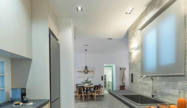 Sunlit Balcony | Family APT | Whirpool & Netflix in Kallithea