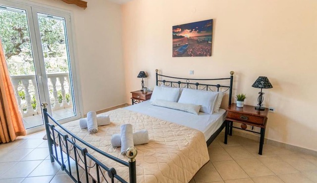 Sunny Aprt at Klelia Cottage in Zakynthos