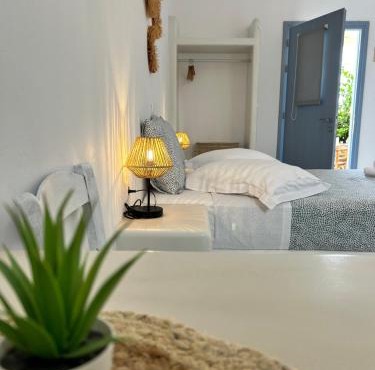 Sunny Studios Naxos