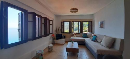 Sunrise View Home in Agios Ioannis Pelio