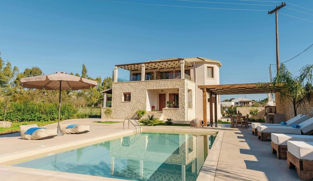 Sunstone Serenity Villa in Agios Ioannis