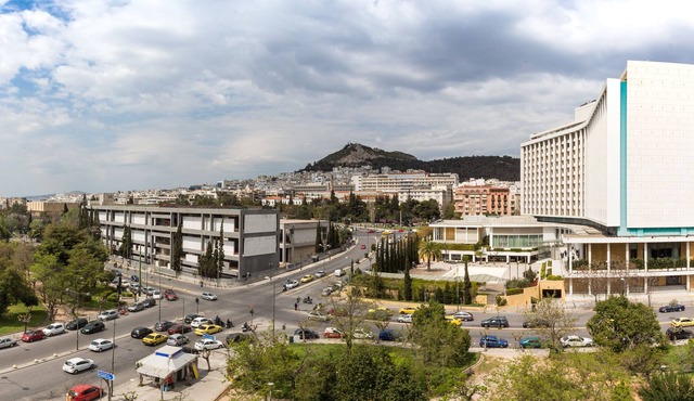 Superb serviced flat for 6 in the heart of Athens with view of Lycabettus Hill in Athina