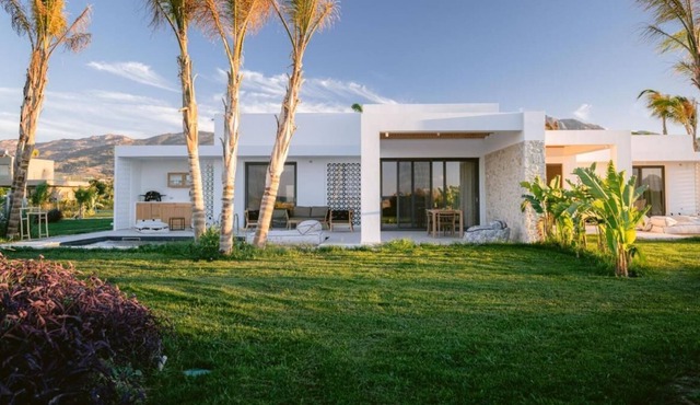 Taf Boutique Beachfront 1 bedroom Villa