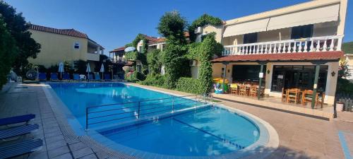 The Mayflower Studios & Apartments in Moraitika