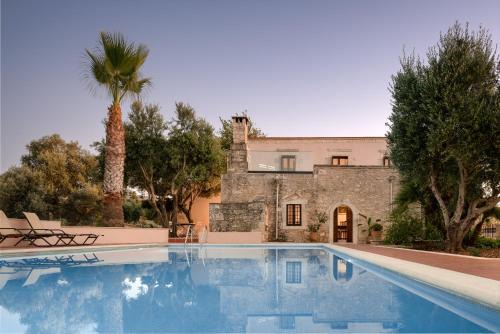The Quintessential Cretan Villa in Áno Tripódhon