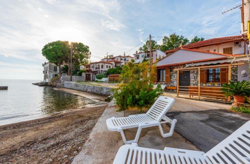 The Sea Front Fisherman’s house in Kato Gatzea