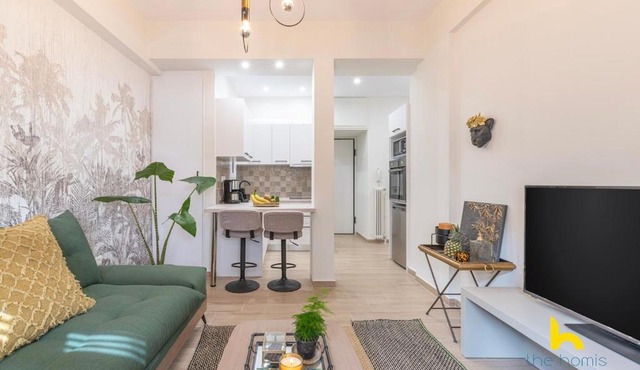 The Urban Jungle Escape Corner APT Near Acropolis in Athens