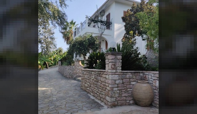 THEAMA by AROKARIA. APARTMENTS - 50mt from the sea in Charakopio