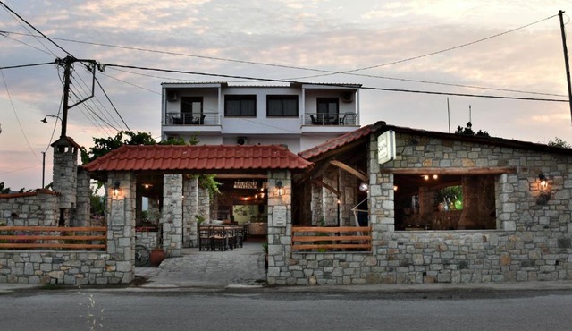 Theano Studios in Paralia Sikias