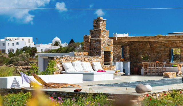 Themonies: Cycladic Estate with Pool, Sleeps 16 in Apollonia