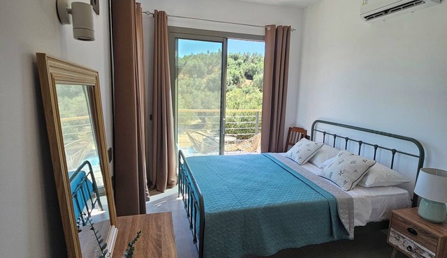 This new built, beautiful 2-bedroom villa features two en-suite bedrooms in Zakynthos