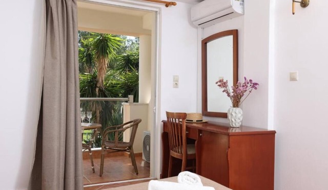 Three Stars Beach Hotel in Corfu