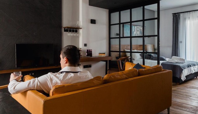 Tom's Bachelor Pad in Thessaloniki