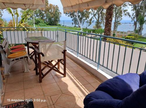 Top floor on villa, 3' from center, by the sea! Host is Efi Kwsta in Preveza