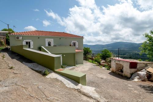 Traditional House in Velies in Áyios Sarándos