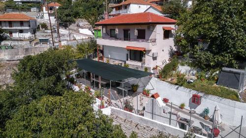 Traditional House Maries in Maries
