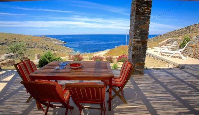 Tranquil, sea-viewing apartment on secluded beach in Kea