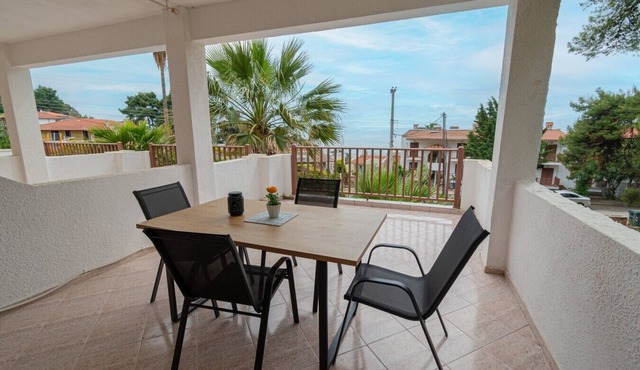Triton Apartment by Rentals Pro - Loutra Ag. Paraskevis Halkidiki in Loutra