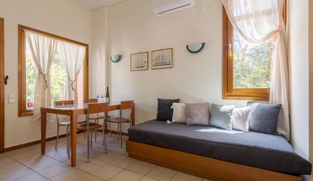 Unique house for 3 people in Athens