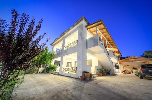 V and H House - Cozy & Ideal for Families, by ZanteWize in Kalipádhon
