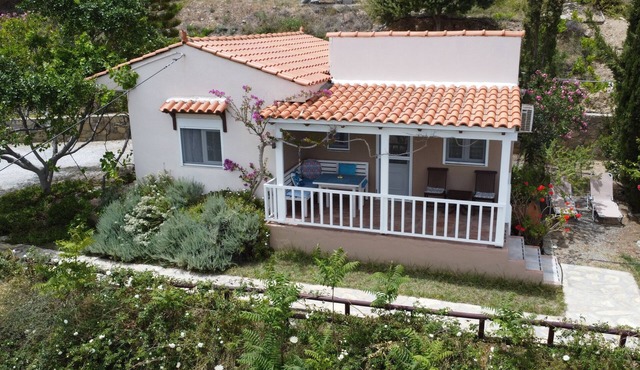 Vaia Villa Iris Spacious group of houses & apartments, in Crete