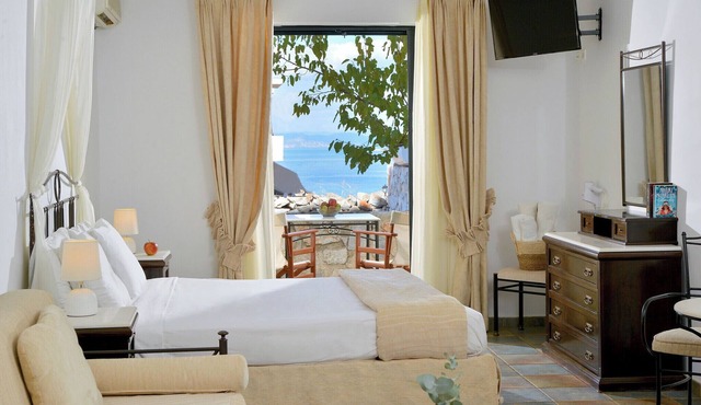 Vasilaras Hotel in Agistri