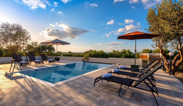Vasilis Pool Villa sleeps up to 7