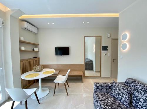 Venice Studios & Apartments in Stavros
