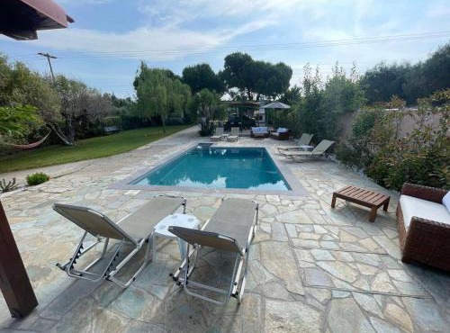 VILA KALIMERA private pool in Nea Potidaea