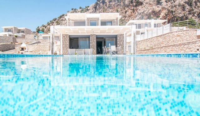 Villa Atavyria - Four Bedroom Villa, Sleeps 8 in Psalidi