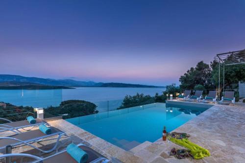 Villa Aurora Kerasia by Villa Plus in Agnítsini