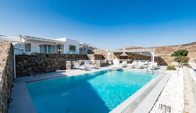 Villa Basileus - Four Bedroom Villa, Sleeps 9
