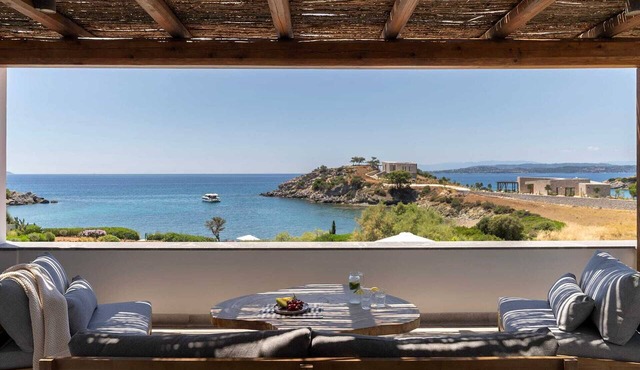 Villa Calma a Beachfront Luxury Retreat, Villa in Argolida