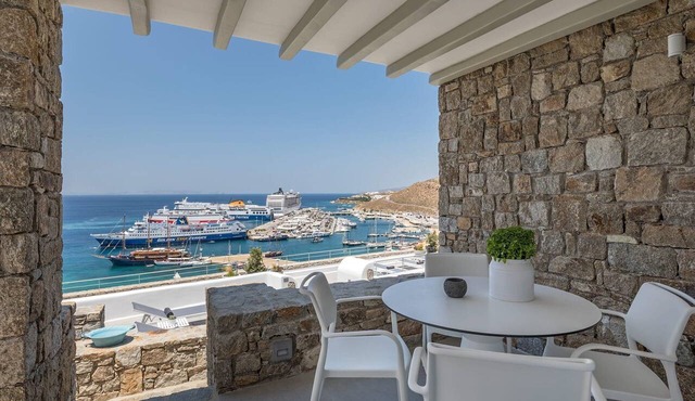 Villa Corenyth, Divine Sea Views, Private Furnished Terrace, Shared Pool,.