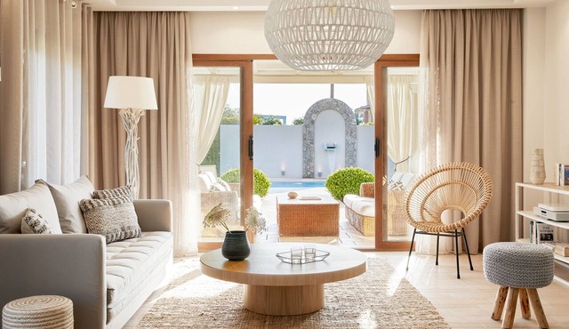 Villa Daphne with 2 bedrooms, private pool & outdoor jacuzzi. in CORFU