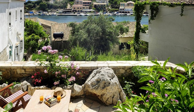 Villa Edem with Pieceful View at the Harbour of Kassiopi in Corfu