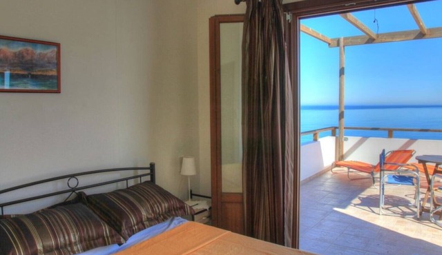 Villa Eirene Spacious apartment with sea view in small village. in Crete
