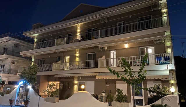 Villa Elena in Olympic Beach
